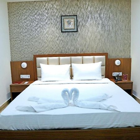 היידראבד Hotel Shubham Celebrations מראה חיצוני תמונה