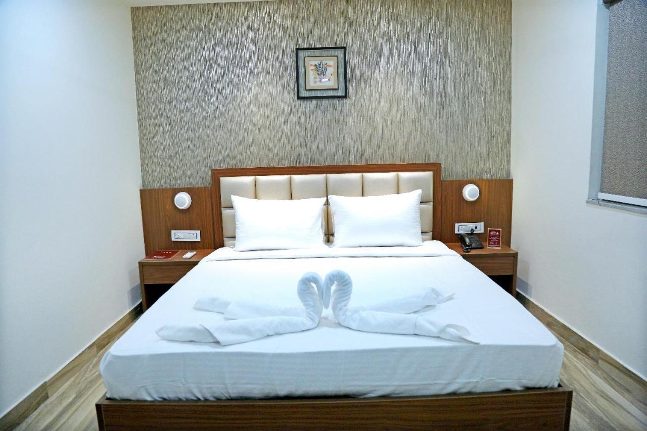 היידראבד Hotel Shubham Celebrations מראה חיצוני תמונה